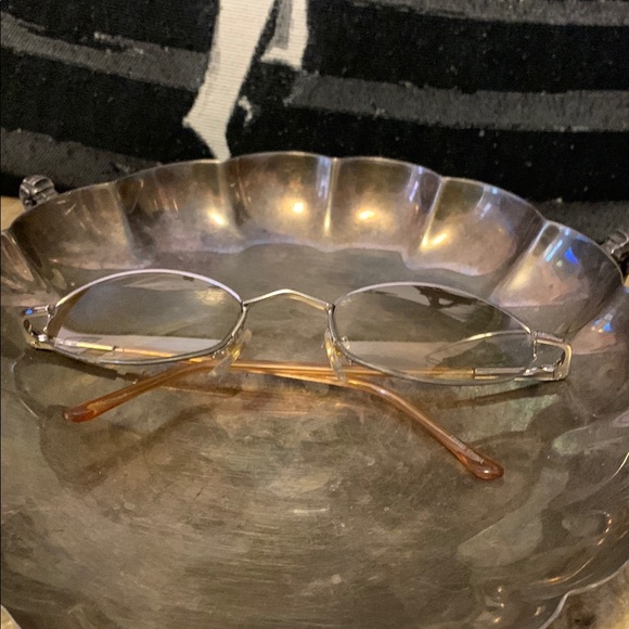 Chic Silver Oval Sunglasses with Yellow and Pink Polarization main image 2